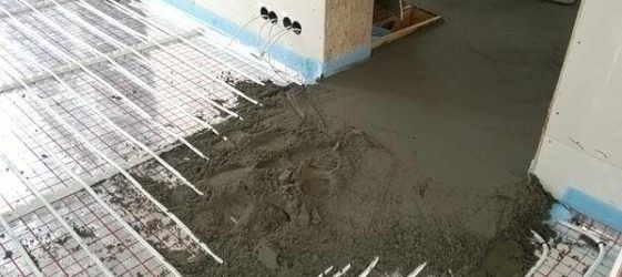 Semi-dry screed for warm floors