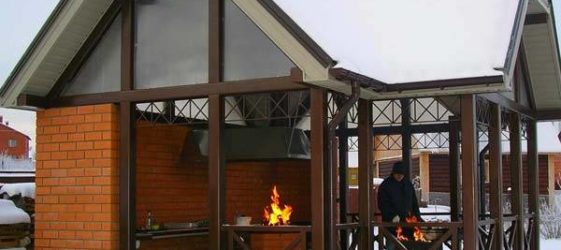 Placing a gazebo in the courtyard of the house