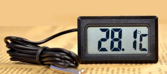 Electronic thermometer with external sensor