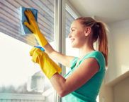 How to clean windows quickly and without streaks