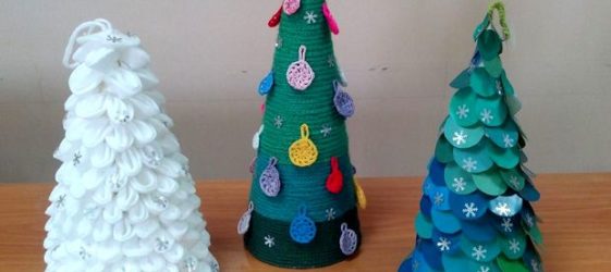 Christmas tree and other crafts from cotton pads for the New Year