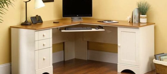 Corner computer desk