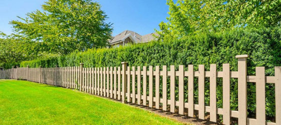 Fence height between adjacent areas