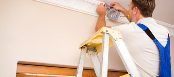 How to glue the ceiling moldings